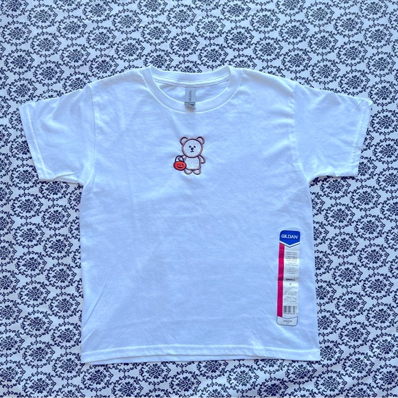 Gildan tshirt Embroidered Halloween Bear - Picture 2 of 2